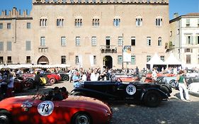 Palazzo Castiglioni Luxury Suite And Rooms